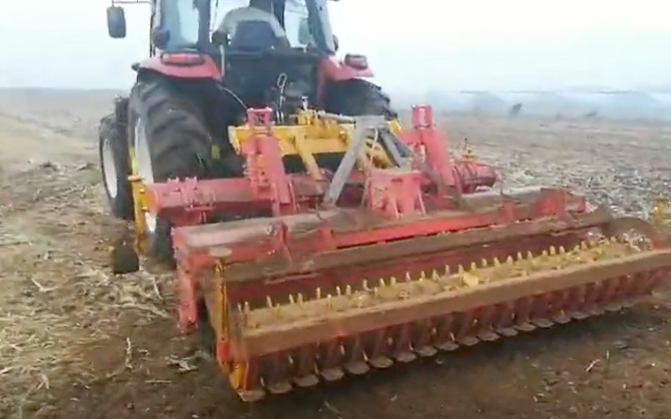 深松機，聯(lián)合耕整機作業(yè)視頻